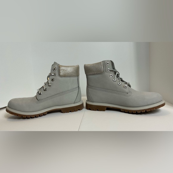 Timberland Premium 6 inch Waterproof Boot - Light Grey Nubuck Womens 9M - New! - Picture 2 of 6